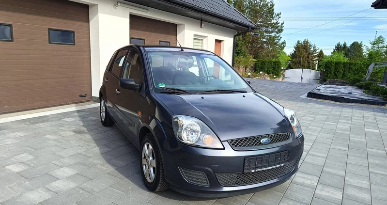 Ford Fiesta cena 9800 przebieg: 163805, rok produkcji 2007 z Toruń małe 211